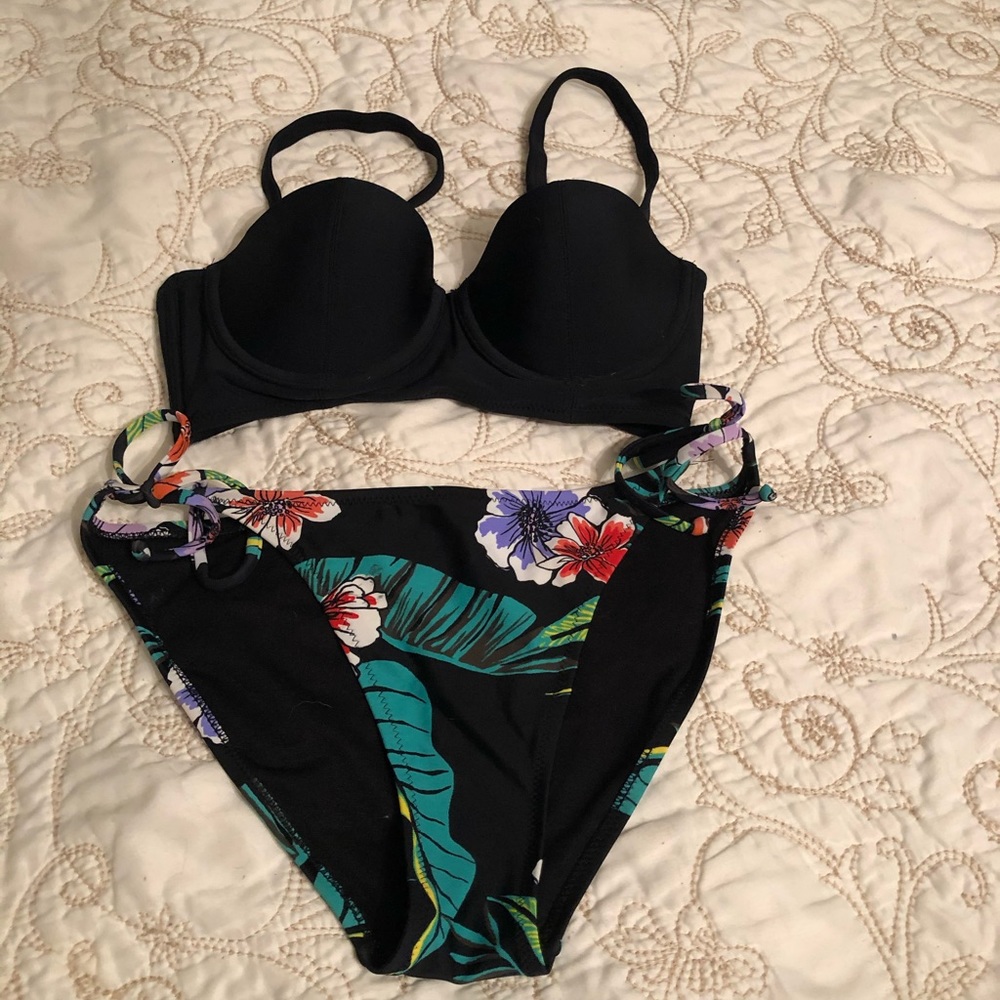 Super cute bikini set